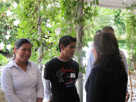 Secretary Solis visits the U.S. Embassy in El Salvador