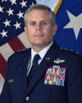 photo of LIEUTENANT GENERAL ERIC E. FIEL