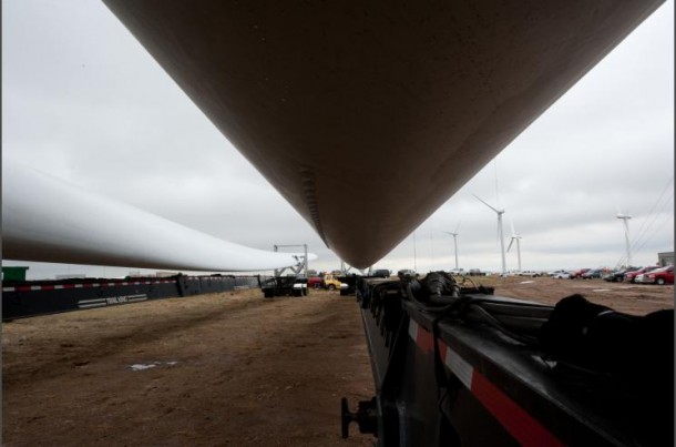 The first of 4 towers is about to be lifted as work continues on a wind turbine that's being installed at the National Renewable Energy Laboratory's (NREL) National Wind Technology Center (NWTC) in Colorado. (Photo: Dennis Schroeder/National Renewable Energy Laboratory)