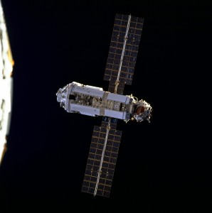 The first ISS module Zarya as seen from the space shuttle Endeavour, December 1998. (Photo:NASA)