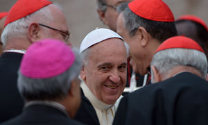 Pope Francis marks Assisi visit with call for church to shun worldliness