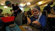 Ukraine protesters hunker down, brace for next conflict 