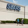 Sears to raise cash with $625M rights offering; lease deal with Primark to close 7 stores