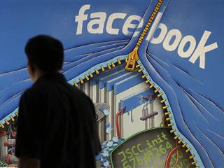 Facebook Posts Strong Mobile Ad Growth But Warns of Increased Spending