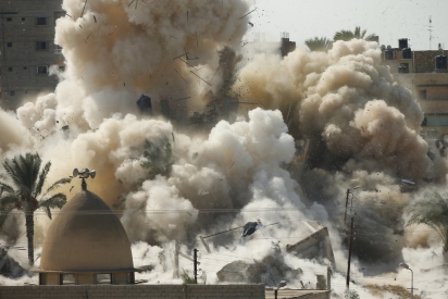 Smoke rises during a military operation in the Egyptian city of Rafah, October 2014. 