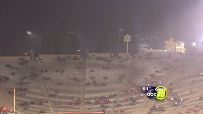 Smog lingers over Bulldog Stadium in Fresno on Saturday, Nov. 8, 2014. (Screen shot from ABC 30 TV)