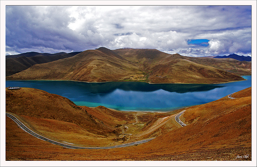 Yamdrok-Tso Lake