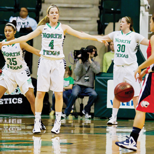 Women’s basketball sees momentum shift