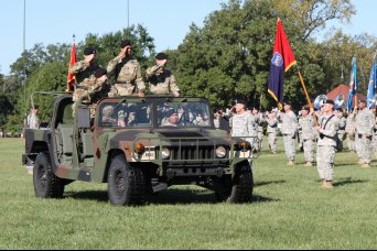 100th Training Division (OS) bids farewell to its commander and welcomes a new one