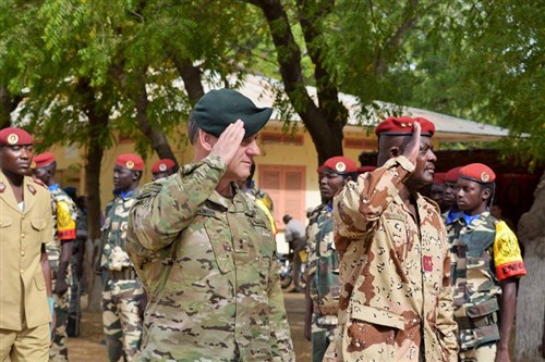 Flintlock 2015 Chadian Exercise Director, Brig. Gen. Zakaria Ngobongue (right) and U.S. Special Operations Command Africa Commanding General, U.S. Army Maj. Gen. James Linder at the closing ceremony for Flintlock in N'Djamena, Chad. (Photo by U.S. Army Sgt. 1st Class Jessica Espinosa, U.S. Special Operations Command Africa/RELEASED)