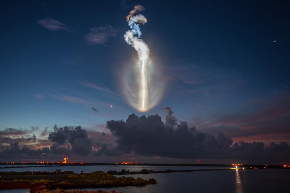 CAPE CANAVERAL, Fla. (Sept. 2, 2015) The U.S. Navy's fourth Mobile User Objective System (MUOS) communications satellite, encapsulated in a 5-meter payload fairing lifts off from Space Launch Complex-41. The MUOS 4 satellite will bring advanced, new global communications capabilities to mobile military forces.  Photo courtesy United Launch Alliance/Released 