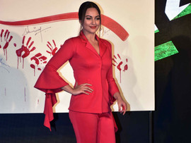 Sonakshi Sinha In Red Is A <i>Force</i> To Reckon With
