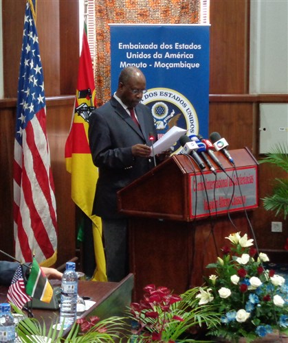 Dr. Leonardo Simão, former Minister of Foreign Affairs and Cooperation, opening the Mozambique Oil Spill 
Response Symposium
