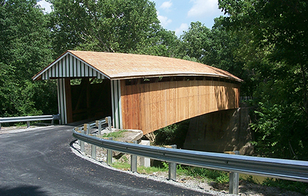 Photo of Colville covered bridge, Bourbon County, Kentucky (Courtesy of Kentucky Transporation Cabinet)