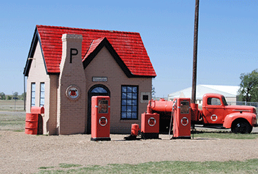 photo of a Phillips 66 Gas Station on Route 66-McLean, TX