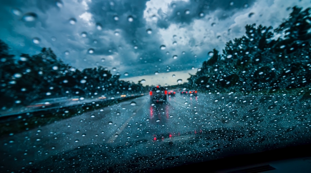 Picture of rain on windshield