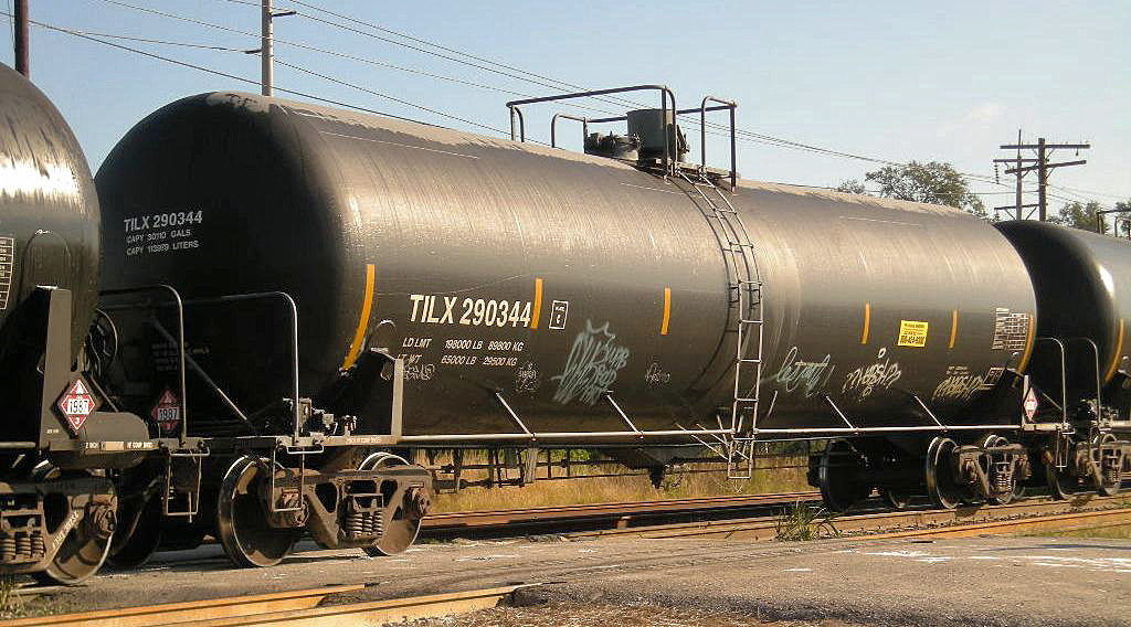 Picture of oil tank car
