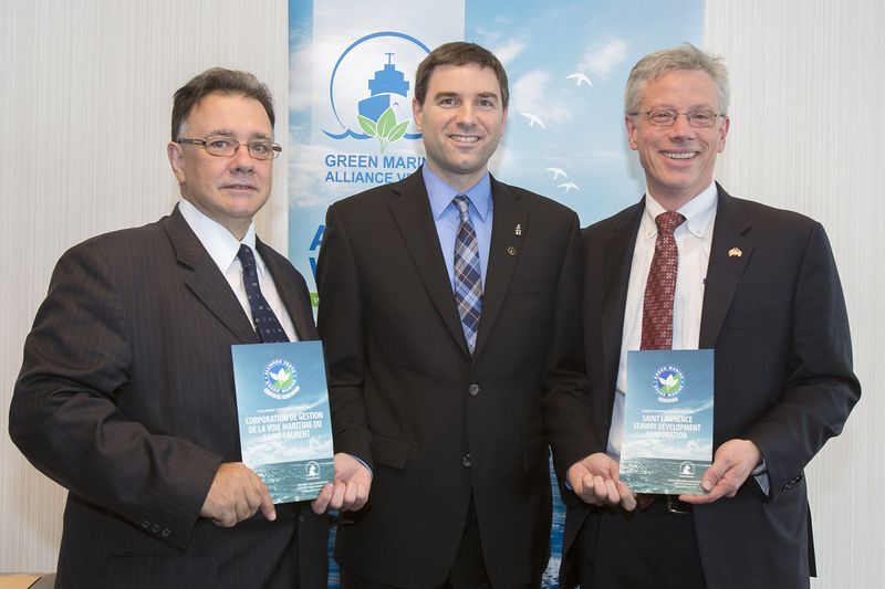 Photo of Acting Seaway Administrator Middlebrook accepting certification from Green Marine