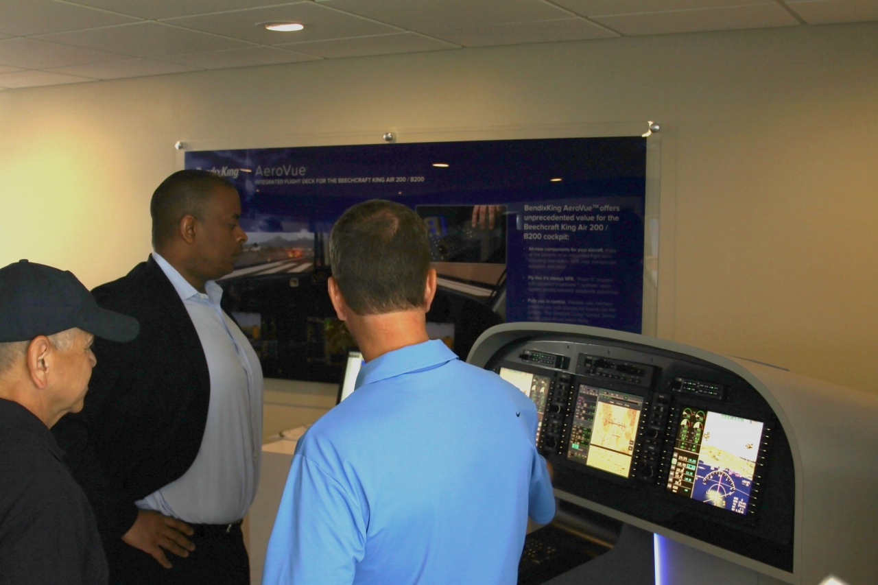 Picture of Secretary Foxx at AirVenture