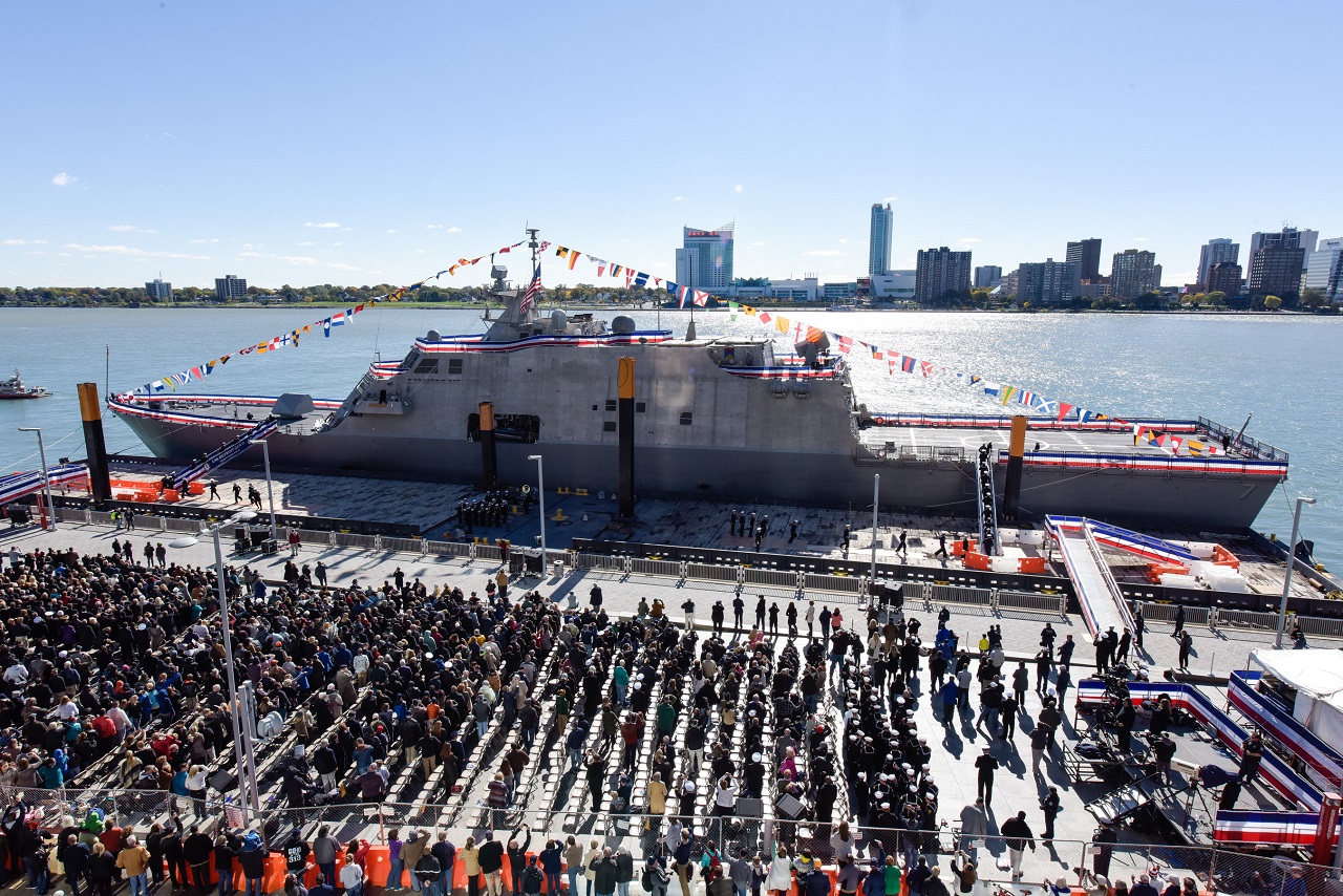 DETROIT (Oct. 22, 2016) The crew of the Navy's Freedom-variant littoral combat ship, USS Detroit (LCS 7) brings the ship to life during a commissioning ceremony. LCS-7 is the sixth U.S. ship named in honor of city of Detroit. U.S. Navy photo courtesy of Lockheed Martin/Released 