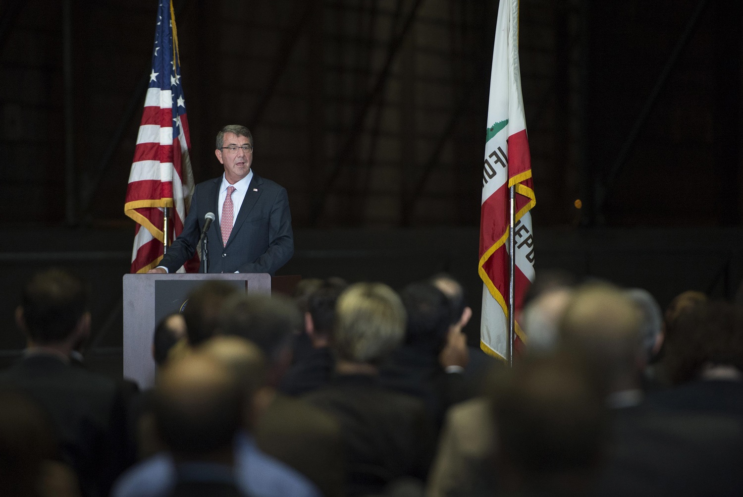 Secretary Ash Carter announces the creation of a National Manufacturing Innovation Institute to produce hybrid electronics during a speech at the National Full Scale Aerodynamics Complex on Moffett Federal Airfield, Calif., Aug. 28, 2015. DoD photo by U.S. Air Force Master Sgt. Adrian Cadiz 