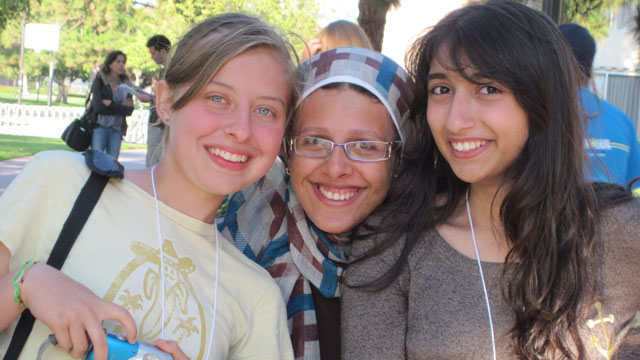 photo of students participating in ocean for life