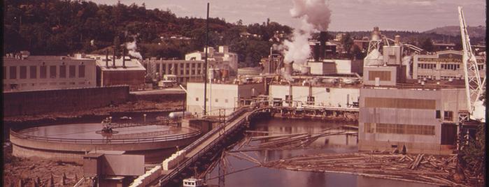 Willamette River Promenade is one of Documerica.