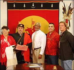 SIA members and USFWS employees pose for photograph.