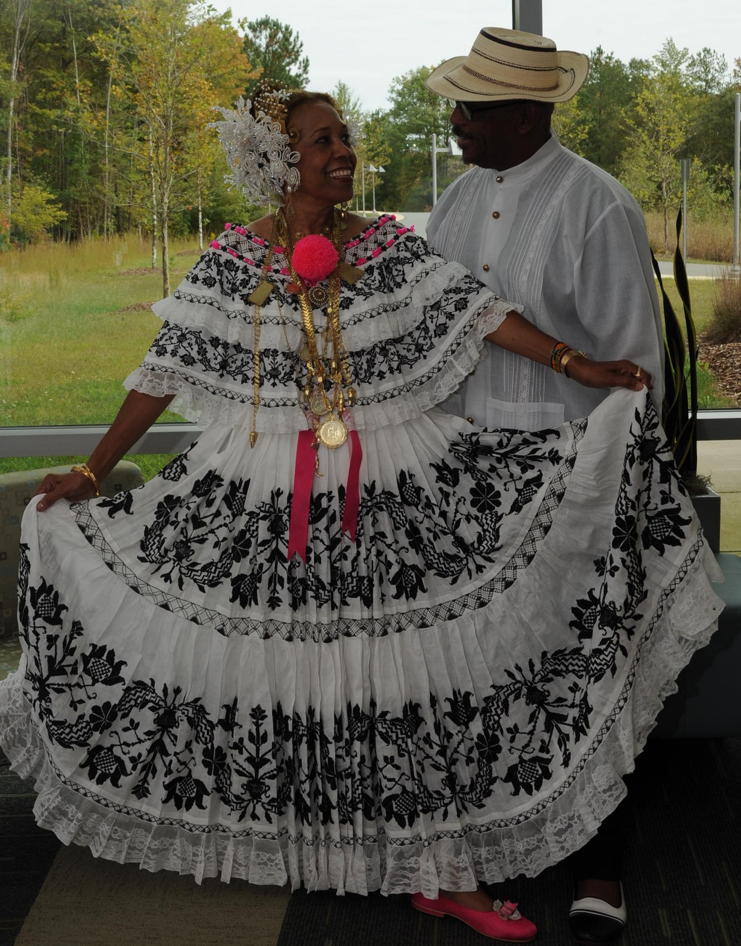 DAHLGREN, Va. - Panamanian-folklore dancers Dr. Norma Small-Warren and George Bowen perform at the Naval Surface Warfare Center Dahlgren Division (NSWCDD) 2015 Hispanic Heritage Observance. Small-Warren is the artistic director of Grufolpawa, a non-profit organization composed of a diverse group of men and women of all ages, and mostly, but not exclusively, Panamanians. Grufolpawa's mission is to disseminate Panamanian folklore by means of its music and interpretive dances. The group volunteers for a multitude of activities throughout the various communities of the Washington D.C. metropolitan area. U.S. Navy photo by George Smith 