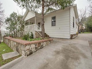 Cozy N. Oak Cliff Cottage, Dallas