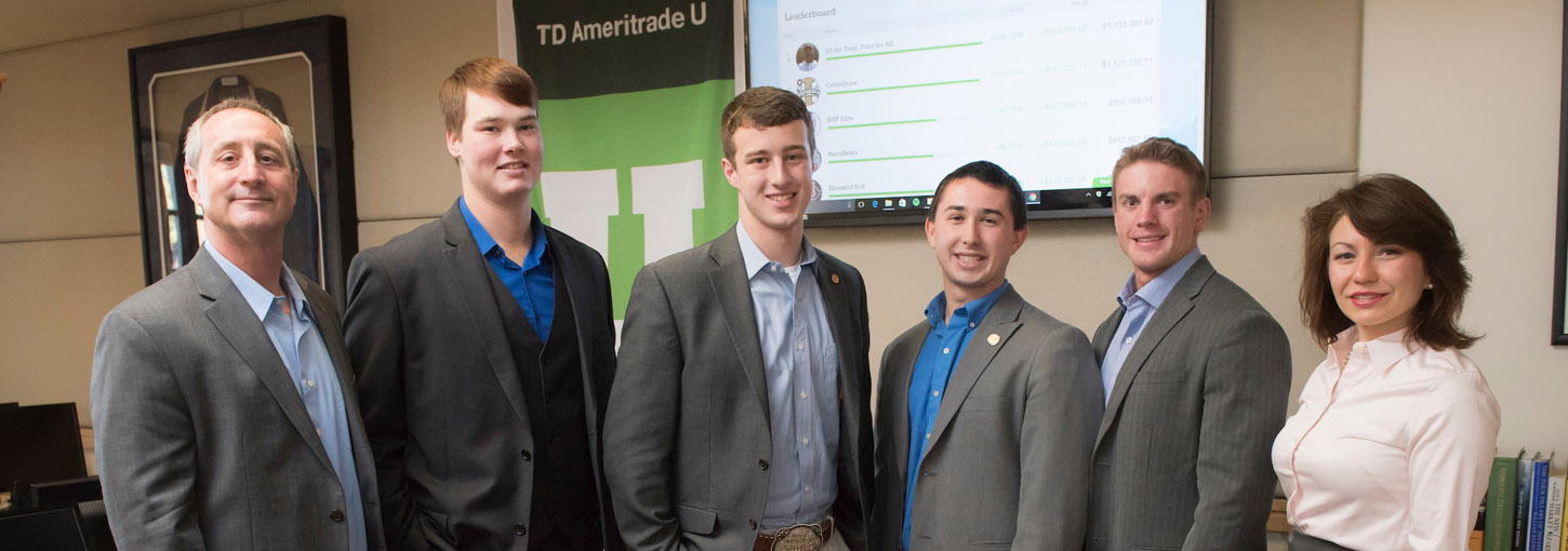 UI Cattle Drive student team rounds up second place in national trading contest