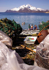 Bo Eide - Youngsters bathing after a beach cleanup