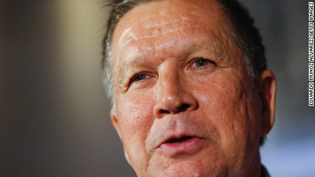 Governor John Kasich speaks to guests at a rally on April 7, 2016 in New York City. 