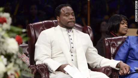 Lithonia, UNITED STATES:  The Reverend Bernice King (R), daughter of Martin Luther King and Coretta Scott King, is seated beside Bishop Eddie (R) Long during the funeral for Coretta Scott King 07 February 2006 at the New Birth Missionary Baptist Church 07 February 2006, in Lithonia, GA.  AFP PHOTO/POOL/Jason REED  (Photo credit should read JASON REED/AFP/Getty Images)