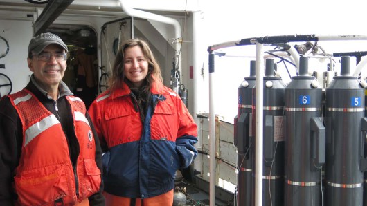 Chief Scientists Jerry Prezioso and graduate oceanography student Megan Switzer