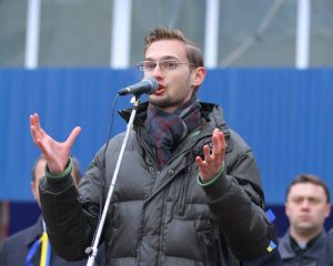 Taras Sluchyk speaks at public rally in his hometown of Ivano-Frankivsk, urging university students to mobilize. / Courtesy of IRI
