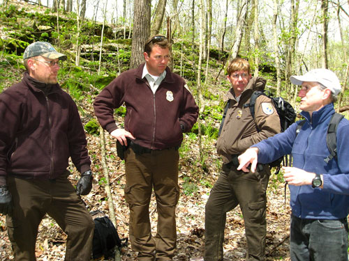 Law enforcement officers. Credit: USFWS.