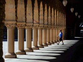 Арки Стэнфордского университета (AP Photo/Marcio Jose Sanchez)