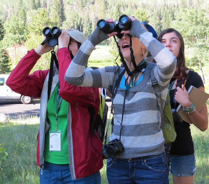 girls-birding-photo-Jennie-Duberstein/USFWS