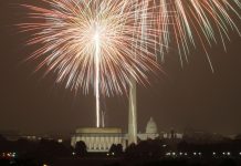 Fireworks over Washington (© AP Images)