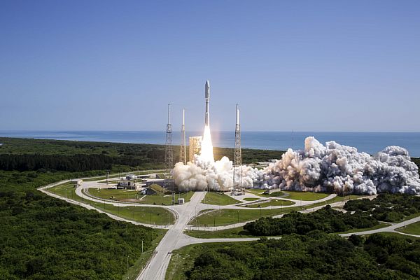 CAPE CANAVERAL, Fla. (June 24, 2016) A United Launch Alliance (ULA) Atlas V rocket carrying the MUOS-5 mission lifts off from Space Launch Complex. U.S. Navy Photo by United Launch Alliance.