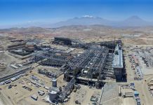 Aerial view of large industrial operation in mountainous land (© Cerro Verde/Lance Lundstrom)