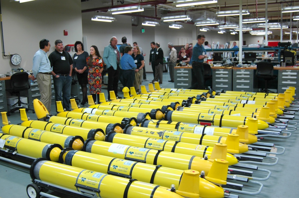 Glider Task Team members of the Interagency Ocean Observing Committee (IOOC) toured the Glider Operations Center at the Naval Oceanographic Office (NAVOCEANO) during the first U.S. Underwater Glider Workshop held Jan. 18-19 at Stennis Space Center, Miss. More than 90 representatives from federal agencies, universities and industry participated in the workshop, which aimed to create a more cohesive national glider network for all participants. Photo courtesy of U.S. Navy.