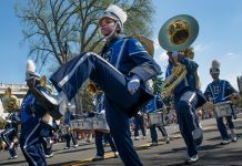 Banda marcial em desfile (© Getty Images/Linda Davidson/The Washington Post)