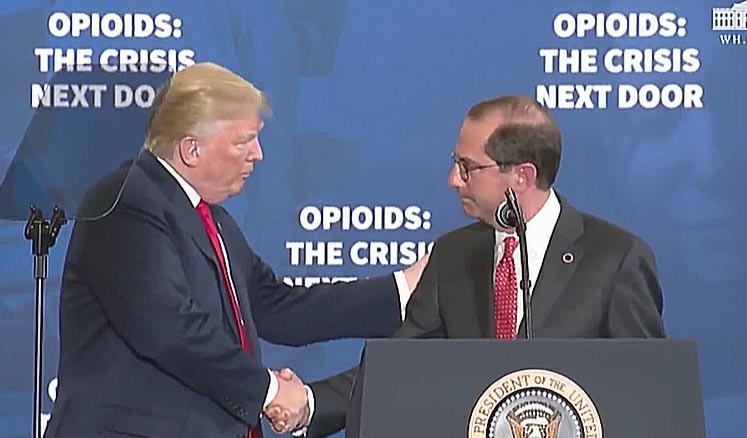 President Trump and Secretary Azar during the opioids initiative anouncement in New Hampshire