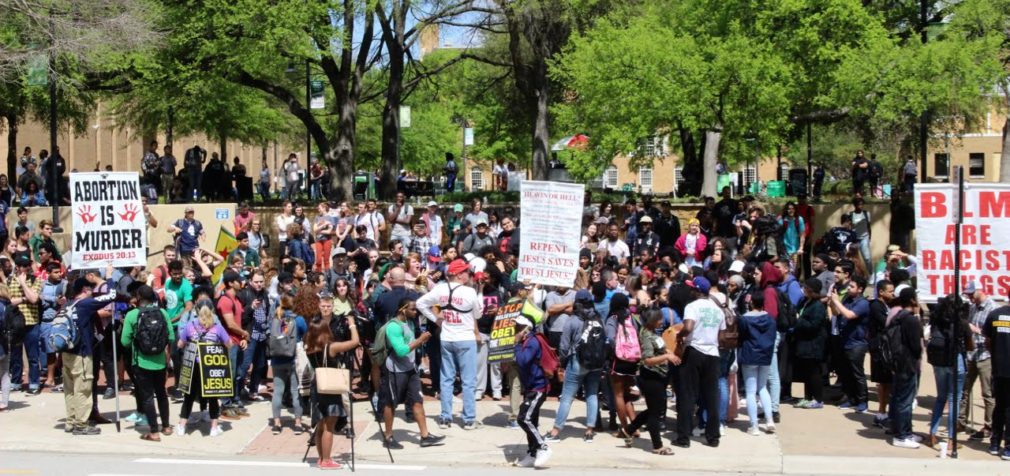 Demonstrators spark student counter-protest in Library Mall