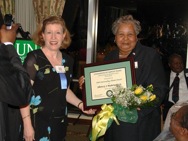 Kathy Huber - Alberta Mayberry with award