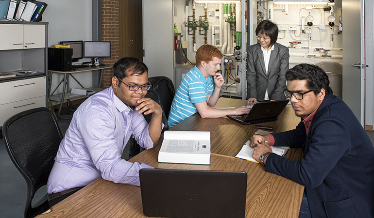 Mechanical and Energy Engineering graduate students in class