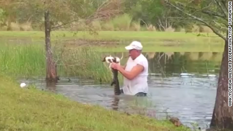 man saves dog from alligator pkg vpx _00000722.png