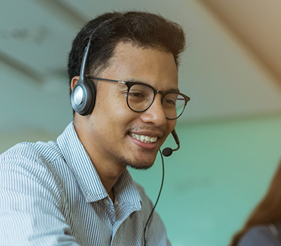  man speaking from a call center